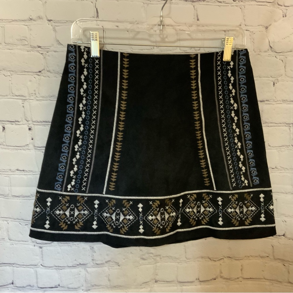 ABERCROMBIE & FITCH EMBROIDERED SKIRT